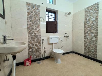 Image of 5000 Sq.ft 5 BHK Independent House for rent in Sector 40, Noida for Rs. 160000