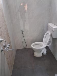 Bathroom Image of 950 Sq.ft 2 BHK Independent House for rent in Perumbakkam Chennai for Rs. 25000