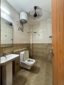 Bathroom Image of 1800 Sq.ft 3 BHK Independent House for rent in HUDA Plot Sector 42, Sector 42 Gurgaon for Rs. 46000