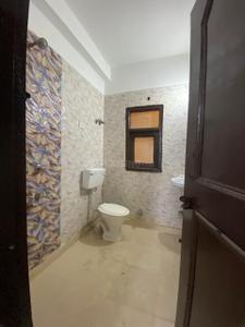 Bathroom Image of 650 Sq.ft 1 BHK Builder Floor for rent in Chhattarpur New Delhi for Rs. 17000