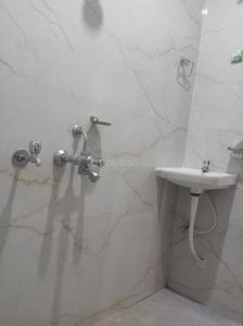 Bathroom Image of 850 Sq.ft 3 BHK Apartment / Flat for rent in Nizampur Lucknow for Rs. 20000