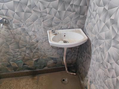 Bathroom Image of 250 Sq.ft 1 RK Apartment / Flat for rent in Khanpur New Delhi for Rs. 5500