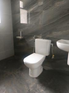 Common Bathroom Image of 1080 Sq.ft 2 BHK Apartment / Flat for rent in Kumar Paradise, Magarpatta City Pune for Rs. 35000