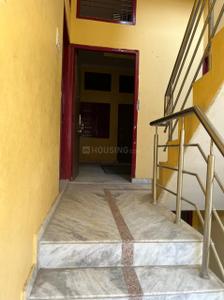 Balcony Image of 1200 Sq.ft 4 BHK Apartment / Flat for rent in Karim Ganj Lucknow for Rs. 10000