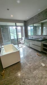Bathroom Image of 2496 Sq.ft 3 BHK Apartment / Flat for sale in Juhu Mumbai for Rs. 160000000