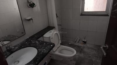 Bathroom Image of 2050 Sq.ft 3.5 BHK Apartment / Flat for sale in Unitech Escape, Sector 50 Gurgaon for Rs. 33500000