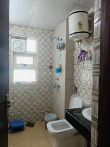 Bathroom Image of 1600 Sq.ft 3 BHK Apartment / Flat for rent in Vrindavan Yojana Lucknow for Rs. 45000