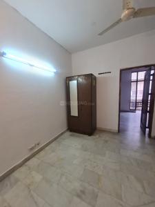 Bedroom Image of 1300 Sq.ft 3 BHK Builder Floor for rent in Model Town New Delhi for Rs. 30000