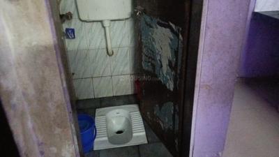 Bathroom Image of 325 Sq.ft 1 BHK Apartment / Flat for rent in Malad West Mumbai for Rs. 23000