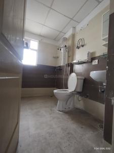 Bathroom Image of 1320 Sq.ft 3 BHK Apartment / Flat for sale in Maxblis White House, Sector 75 Noida for Rs. 18300000