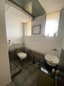 Bathroom Image of 600 Sq.ft 1 BHK Apartment / Flat for rent in Princeton CHS, Powai Mumbai for Rs. 50000