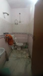 Bathroom Image of 450 Sq.ft 1 BHK Builder Floor for rent in Janakpuri New Delhi for Rs. 23000