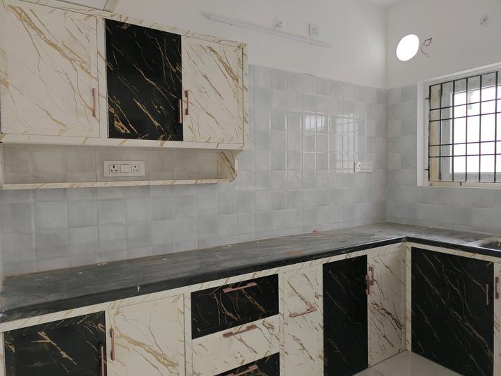 BABU APARTMENT Main Image 1