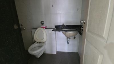Image of 990 Sq.ft 2 BHK Apartment / Flat for rent in Vascon Vista Phase 2, Indira Nagar, Nashik for Rs. 14000