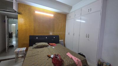 Bedroom Image of 1800 Sq.ft 3 BHK Builder Floor for rent in Freedom Fighters Enclave New Delhi for Rs. 50000