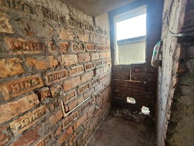 Bathroom Image of 1050 Sq.ft 3 BHK Apartment / Flat for sale in Baranagar Kolkata for Rs. 5040000