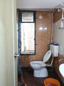 Common Bathroom Image of 605 Sq.ft 1 BHK Apartment / Flat for rent in Rosa Classique, Kasarvadavali Thane for Rs. 25000