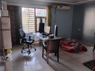 Hall Image of 1500 Sq.ft 4 BHK Independent House for sale in Ashok Vihar Phase 1 Gurgaon for Rs. 6000000