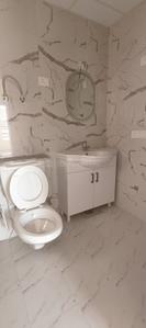 Bathroom Image of 1815 Sq.ft 3 BHK Apartment / Flat for rent in Purvanchal Royal City Phase 2, Chi V Greater Noida for Rs. 31000