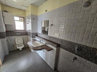 Bathroom Image of 1800 Sq.ft 3.5 BHK Apartment / Flat for rent in Uttorayon Township Siliguri for Rs. 42000