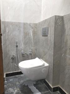 Common Bathroom Image of 450 Sq.ft 2 BHK Builder Floor for sale in Shastri Nagar New Delhi for Rs. 5200000