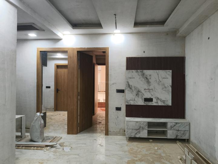 Lucky Antayla Height 3 Main Image 1