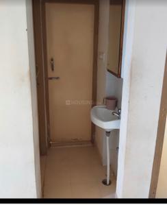 Bathroom Image of 600 Sq.ft 2 BHK Apartment / Flat for rent in Vidhani Jaipur for Rs. 12000