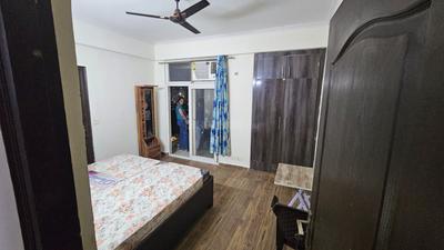 Bedroom Image of 500 Sq.ft 1 RK Builder Floor for rent in Amrapali Princely Estate, Sector 76 Noida for Rs. 15500