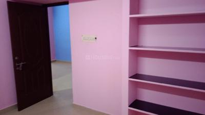 Bedroom Image of 600 Sq.ft 2 BHK Apartment / Flat for rent in Pallikaranai Chennai for Rs. 15000
