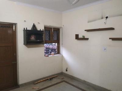 Bedroom Image of 1100 Sq.ft 2 BHK Apartment / Flat for rent in Cooperative Archana Apartment by Cooperative Group Housing Society (CGHS), Paschim Vihar New Delhi for Rs. 30000