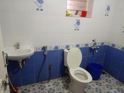 Bathroom Image of 1304 Sq.ft 3 BHK Apartment / Flat for rent in Nagampadam Kottayam for Rs. 17500