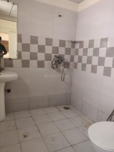 Bathroom Image of 1680 Sq.ft 3 BHK Apartment / Flat for sale in Amrapali Crystal Homes Phase 1, Sector 76 Noida for Rs. 22100000