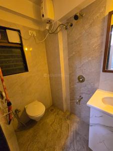 Bathroom Image of 550 Sq.ft 1 BHK Apartment / Flat for rent in Kandivali East Mumbai for Rs. 43000