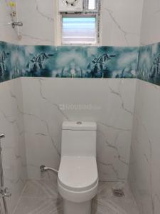 Bathroom Image of 1300 Sq.ft 3 BHK Apartment / Flat for rent in Choolaimedu Chennai for Rs. 40000