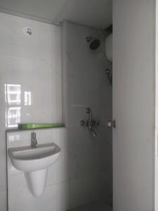 Common Bathroom Image of 900 Sq.ft 2 BHK Apartment / Flat for rent in Thane West Thane for Rs. 50000