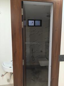 Bathroom Image of 150 Sq.ft 3 BHK Independent House for rent in Central Ridge Reserve Forest New Delhi for Rs. 30000