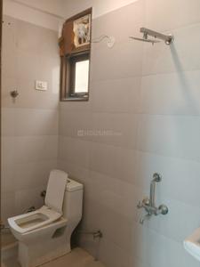 Bathroom Image of 750 Sq.ft 2 BHK Apartment / Flat for rent in Sultanpur New Delhi for Rs. 28000