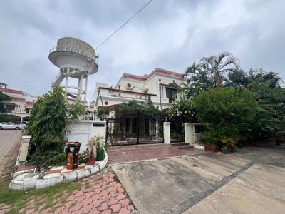 Building Image of 2000 Sq.ft 4 BHK Duplex for rent in Trilanga Bhopal for Rs. 33000