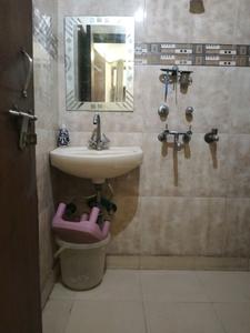 Bedroom Two Image of 1250 Sq.ft 2 BHK Builder Floor for rent in Vikaspuri New Delhi for Rs. 30000