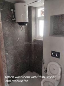 Bathroom Image of 1280 Sq.ft 2 BHK Apartment / Flat for rent in Nirwana Heights, Khanpur Mohali for Rs. 27000