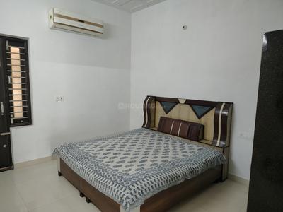 Bedroom Image of 1600 Sq.ft 2 BHK Builder Floor for rent in Veer Colony Bathinda for Rs. 15000
