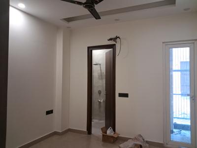 Bedroom Image of 1350 Sq.ft 3 BHK Builder Floor for sale in Paschim Vihar New Delhi for Rs. 29000000