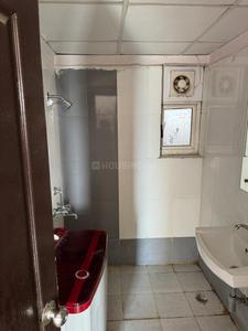 Bathroom Image of 997 Sq.ft 2 BHK Apartment / Flat for rent in Ruchira Sapphire Smart Homes, Mahurali Ghaziabad for Rs. 18000