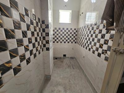 Bathroom Image of 800 Sq.ft 2 BHK Apartment / Flat for sale in Baranagar Kolkata for Rs. 3600000