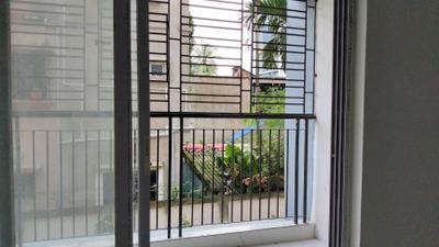 Living Room Image of 1250 Sq.ft 3 BHK Apartment / Flat for rent in Chinar Park Kolkata for Rs. 25000