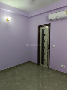 Bedroom Image of 1125 Sq.ft 3 BHK Builder Floor for rent in Chittaranjan Park New Delhi for Rs. 70000