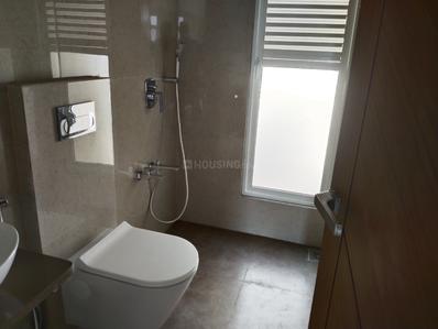 Bathroom Image of 1665 Sq.ft 3 BHK Apartment / Flat for rent in Rattan Icon, Seawoods Navi Mumbai for Rs. 110000