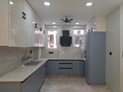 Kitchen Image of 1350 Sq.ft 3 BHK Builder Floor for sale in DDA Mig Flats, Paschim Vihar New Delhi for Rs. 26500000