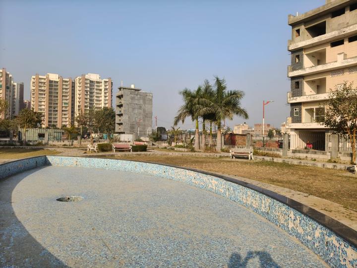 Sainik Colony, Sector 49 Main Image 1