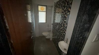 Bathroom Image of 750 Sq.ft 1 BHK Apartment / Flat for sale in Kapil Bayview, Mazgaon Mumbai for Rs. 25000000